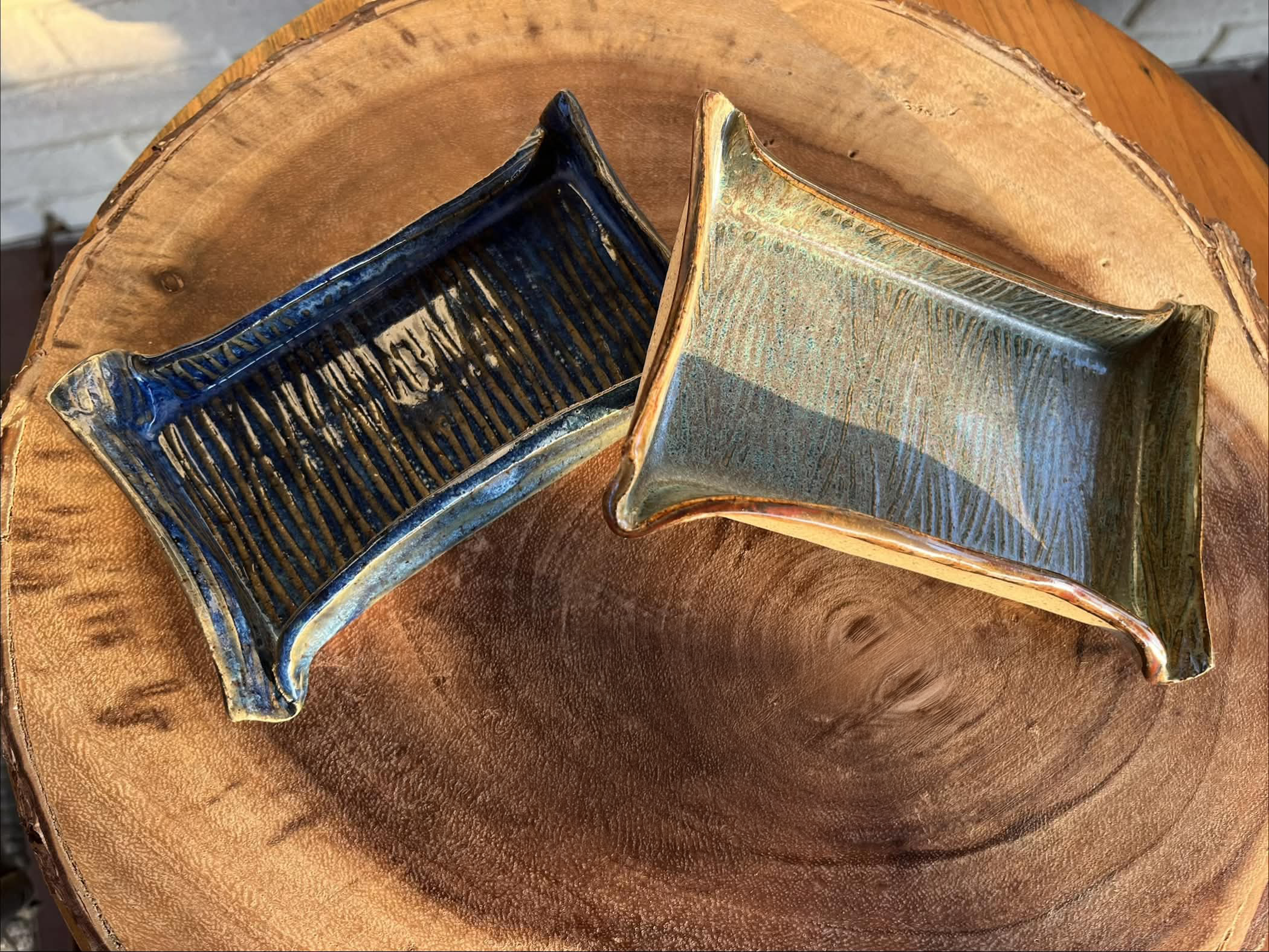 Trinket / Soap dish that is blue